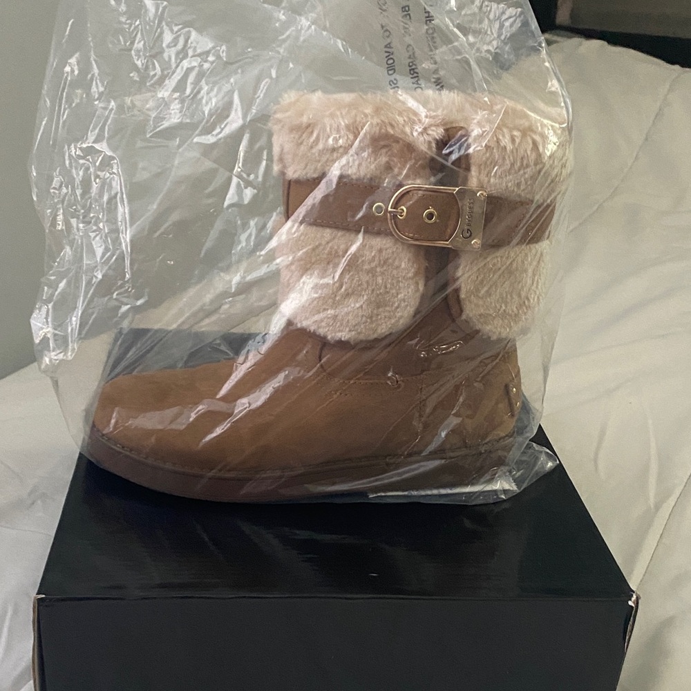 Brown Fur-Lined Boots with Buckle